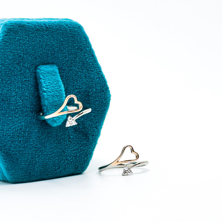 Love triangle toe ring